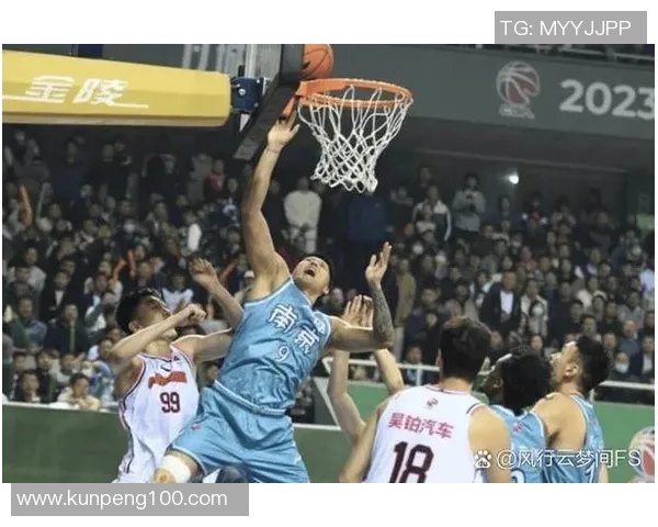 南京篮球队状态变革引发热议球迷期待新赛季的精彩表现与挑战